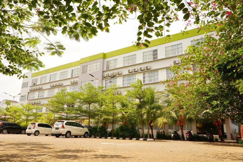 Airish Hotel Palembang Exterior foto