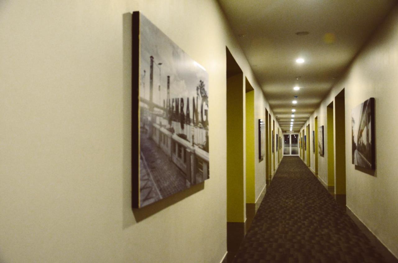 Airish Hotel Palembang Exterior foto