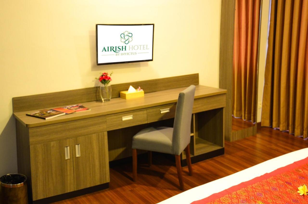 Airish Hotel Palembang Exterior foto