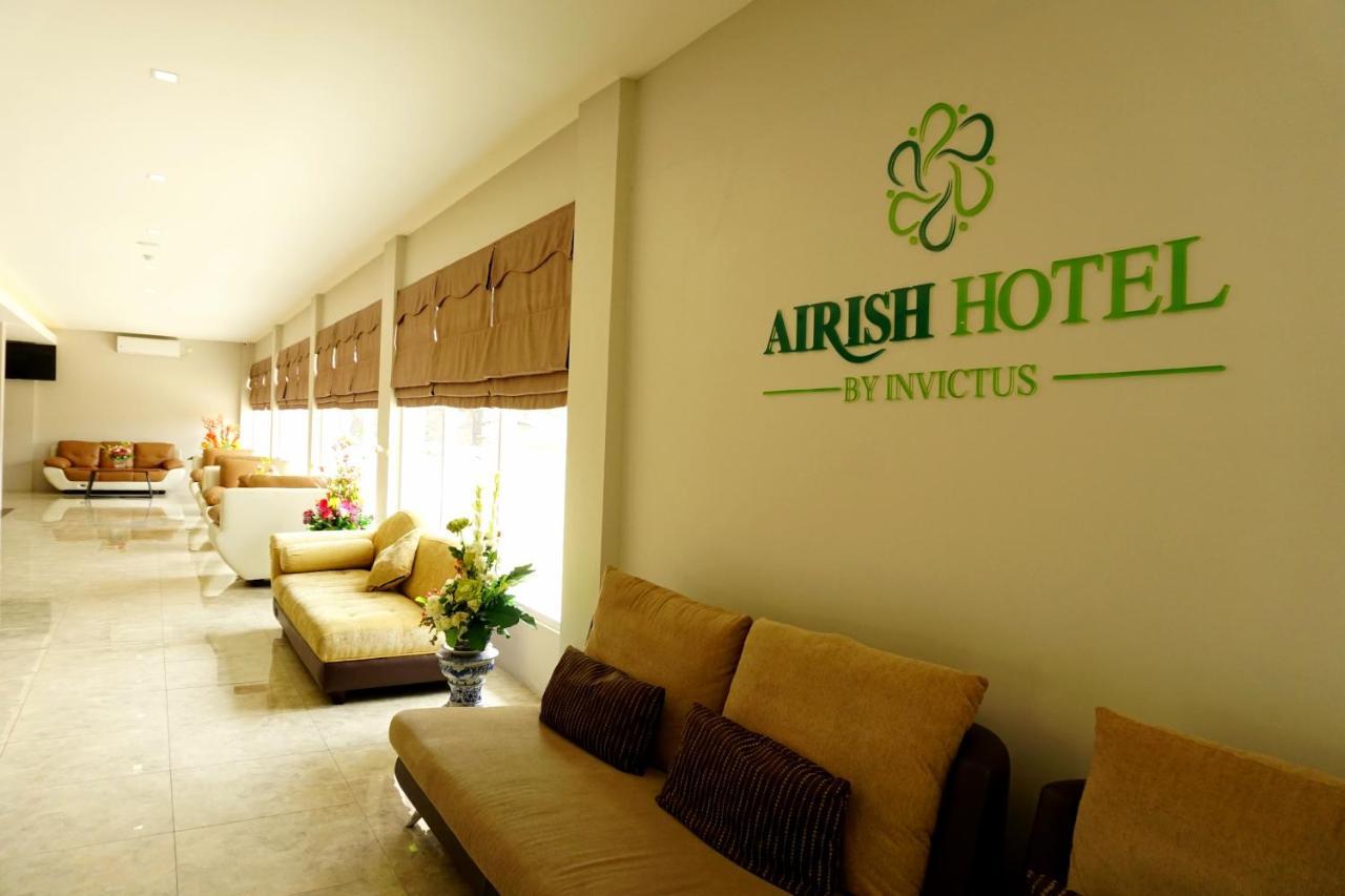 Airish Hotel Palembang Exterior foto